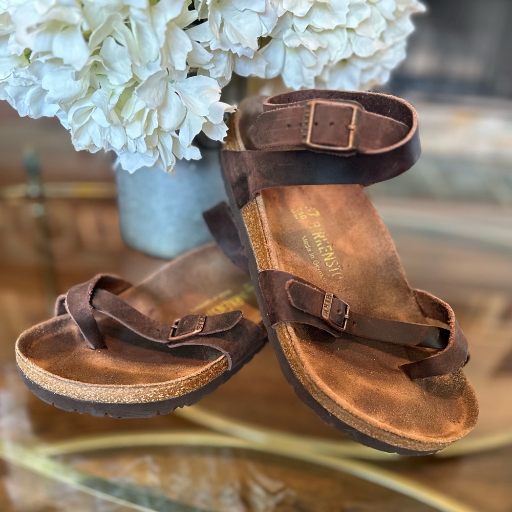 Birkenstock Yara Sandals in Habana. Size 37